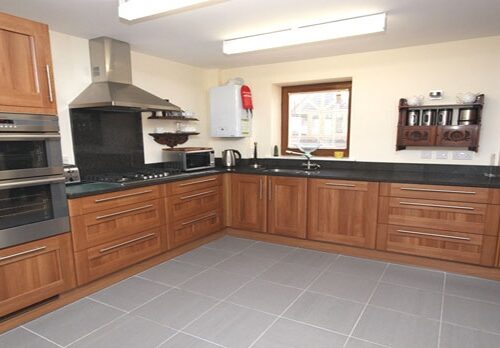 Daisy S Holiday Home In Swanage Kitchen