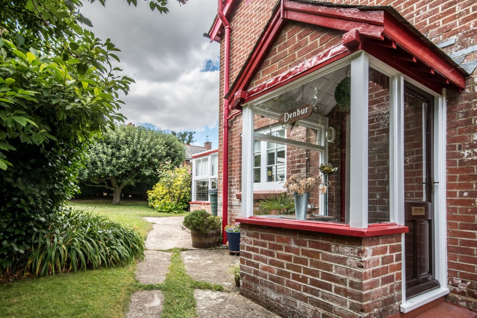 Denbur Cottage image