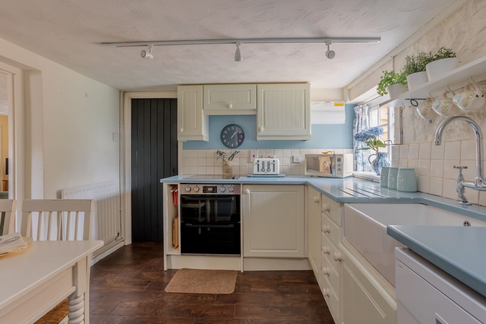 Elizabeth Cottage image