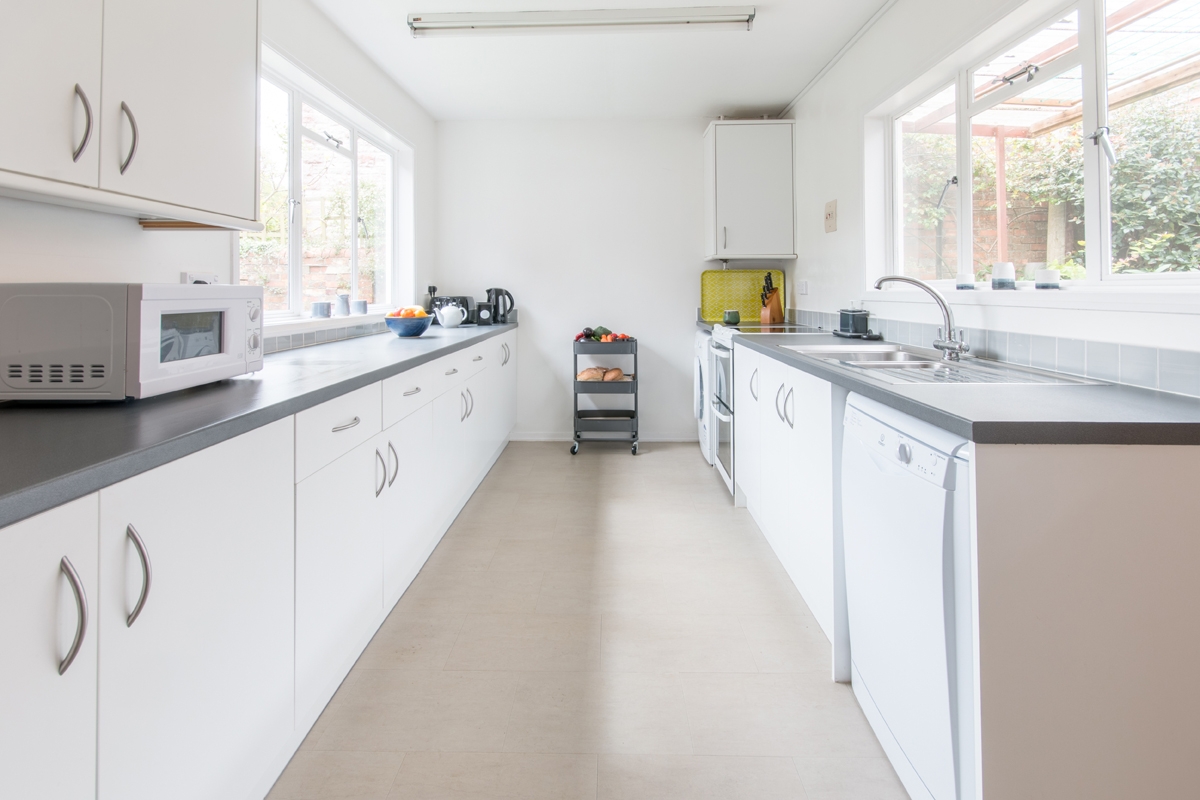 Little Westport Holiday Home With Modern Kitchen