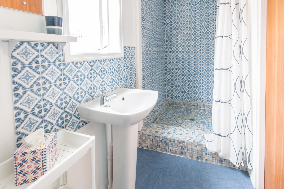 Little Westport Cottage In Wareham Shower Room