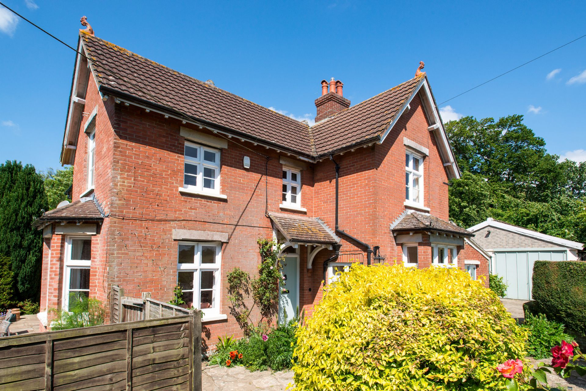 West Lodge, Church Knowle. Sleeps 10 & baby
