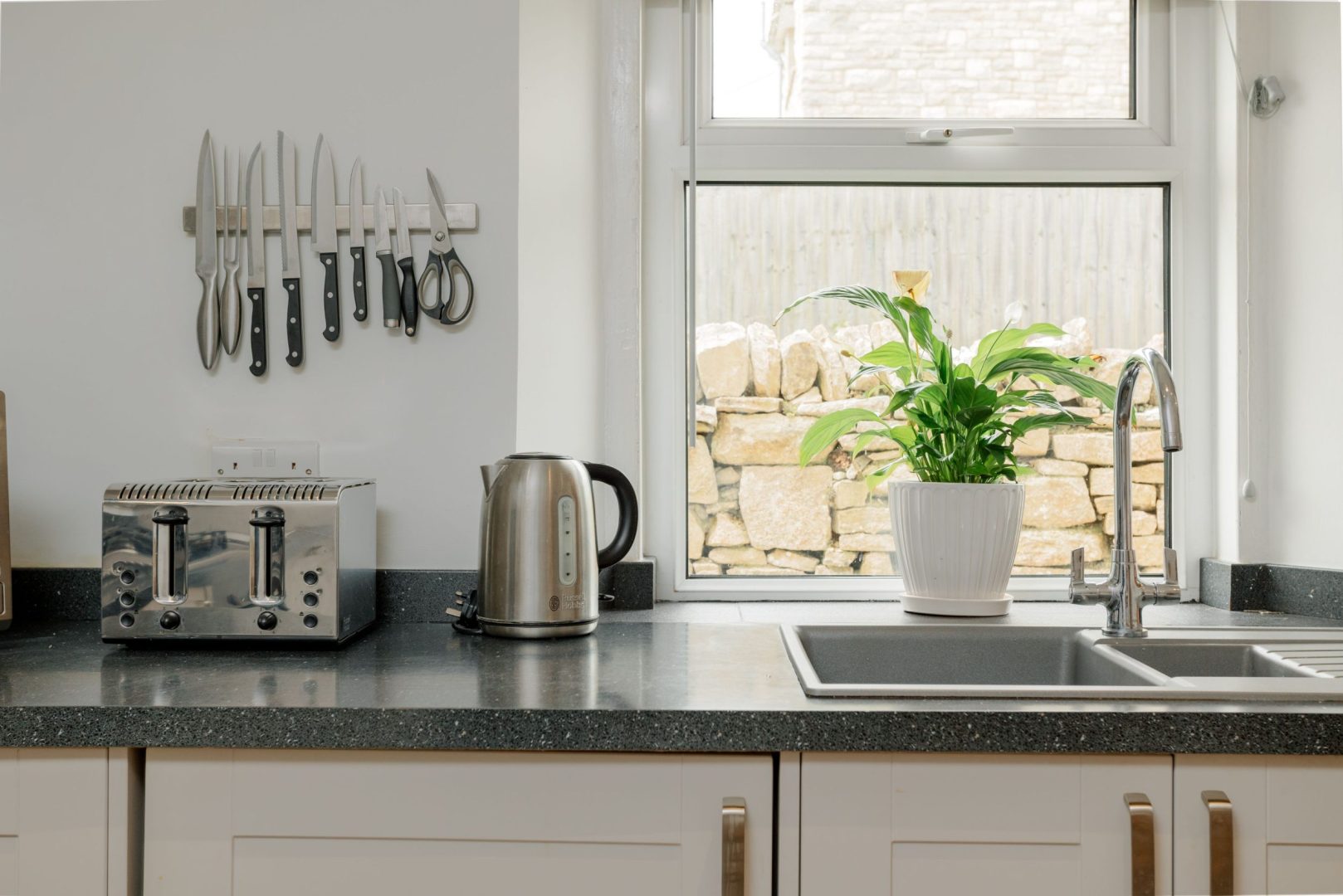 Froxfield Cottage image