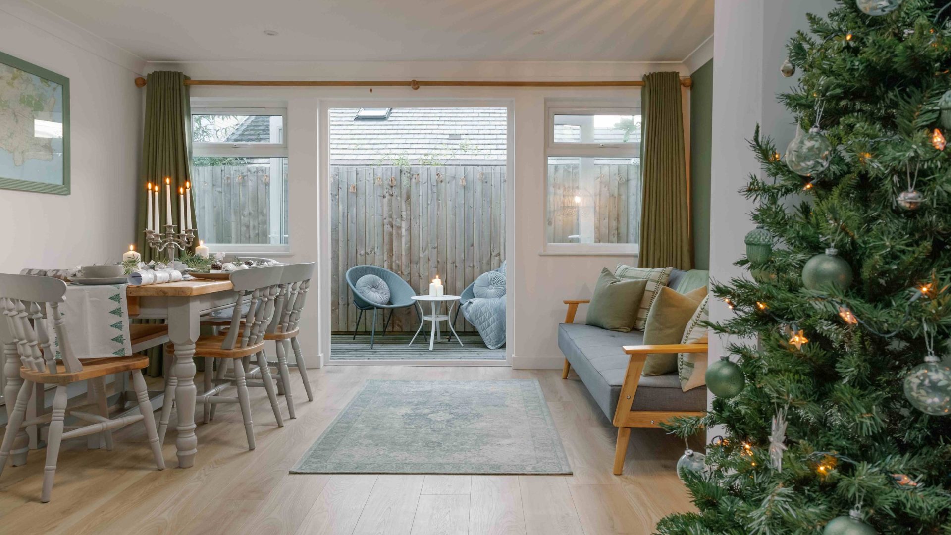 A holiday cottage in Dorset decorated for christmas