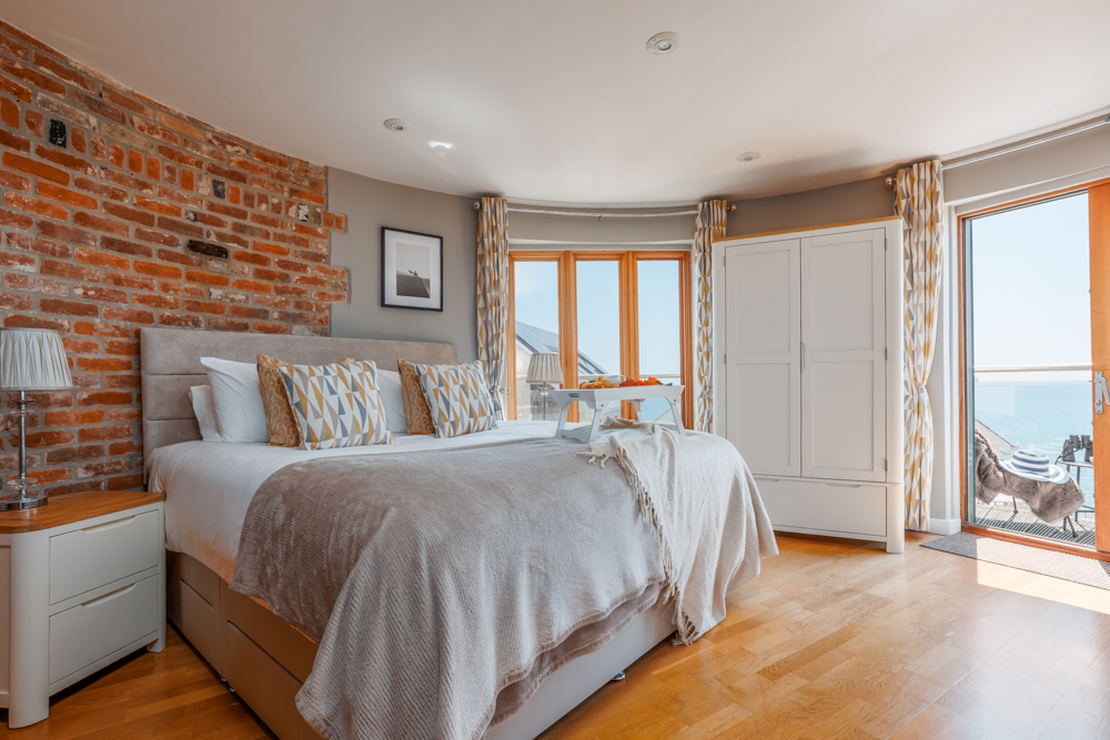 holiday home in weymouth with a sea view