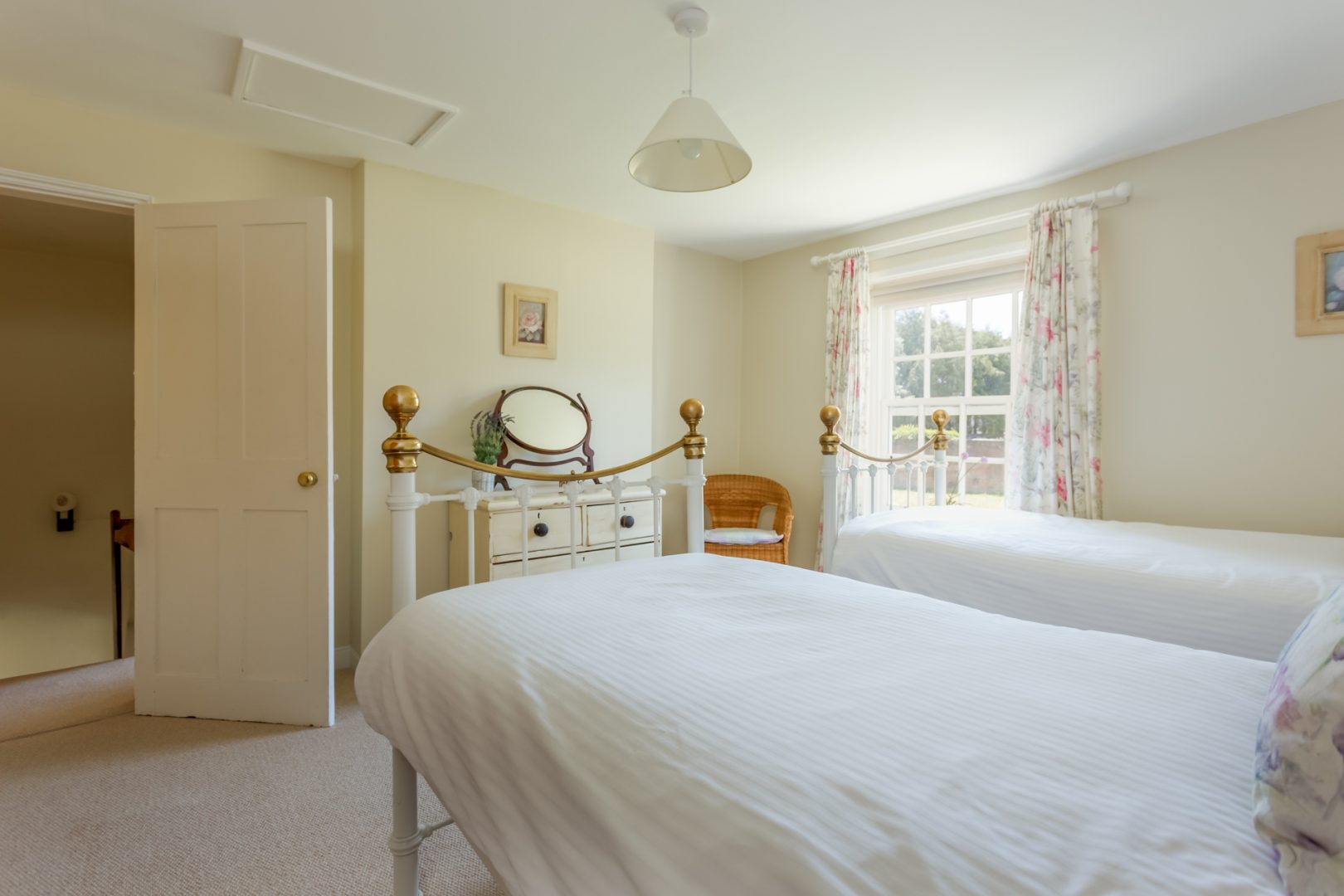 1 Westport Cottage Ph26 Web