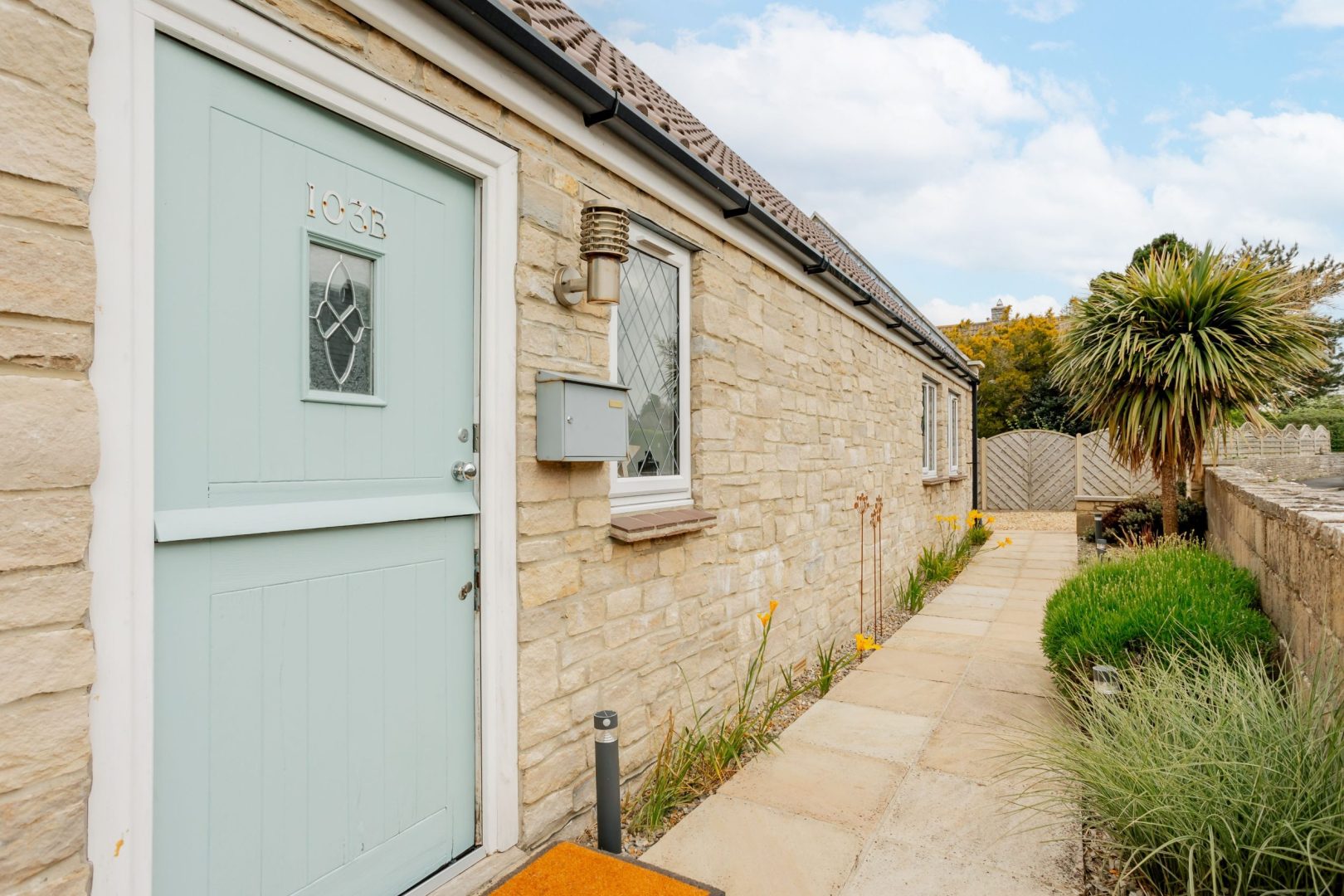 Ridgeview Cottage image