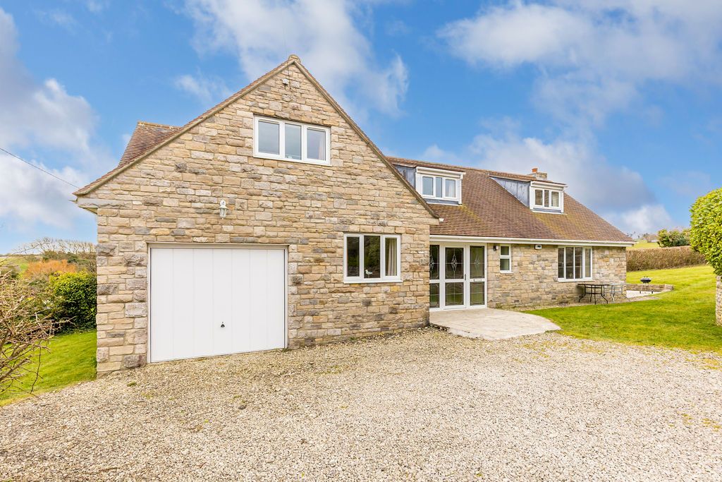 Orchid House, Langton Matravers. Sleeps 8 & baby