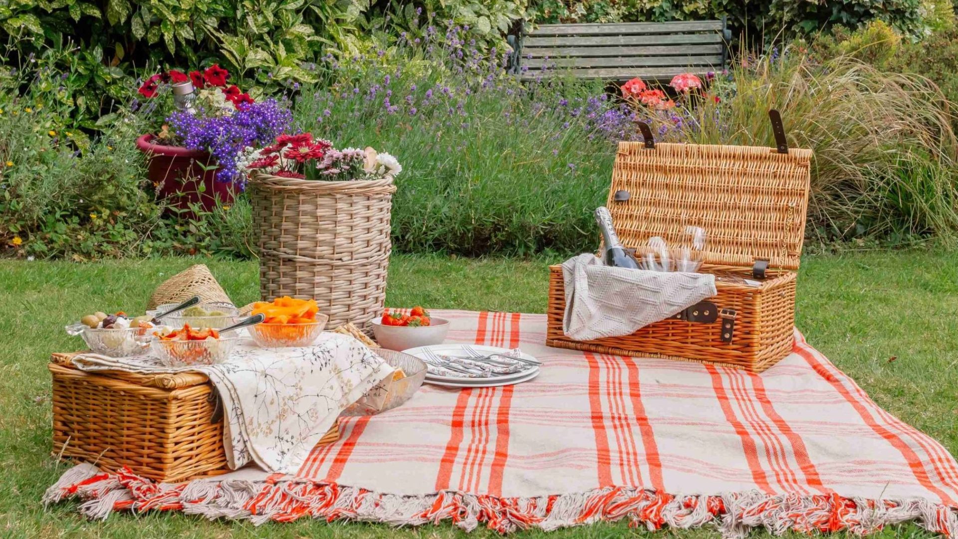 Picnic in the garden at The Lawns, A Dorset Holiday Cottage in Charlton Marhsall near Blandford