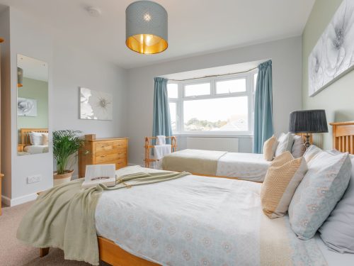 weymouth holiday home twin room