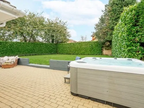 holiday home wareham with hot tub