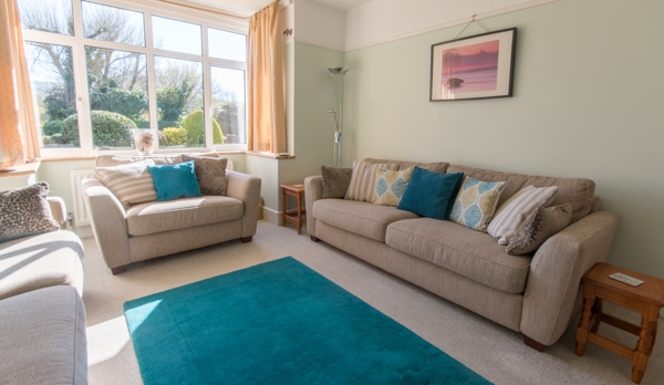 sofas in swange cottage for groups