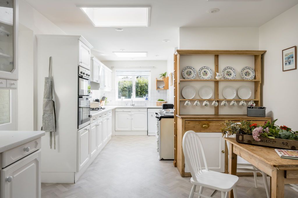 Old Orchard House image