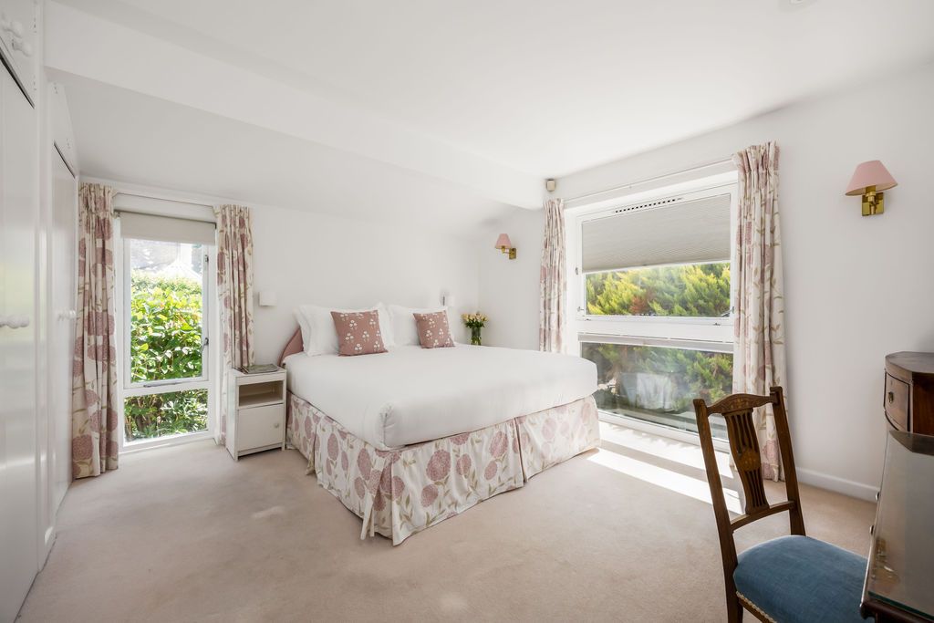 Old Orchard House image