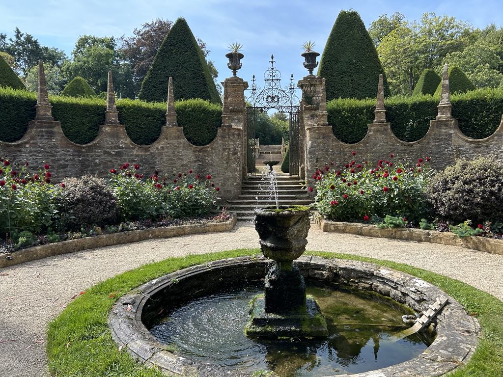 athelhampton house fountains