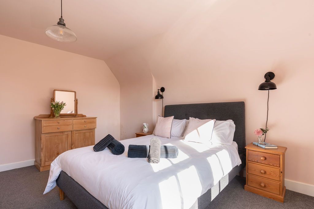 Bucknowle Lodge image