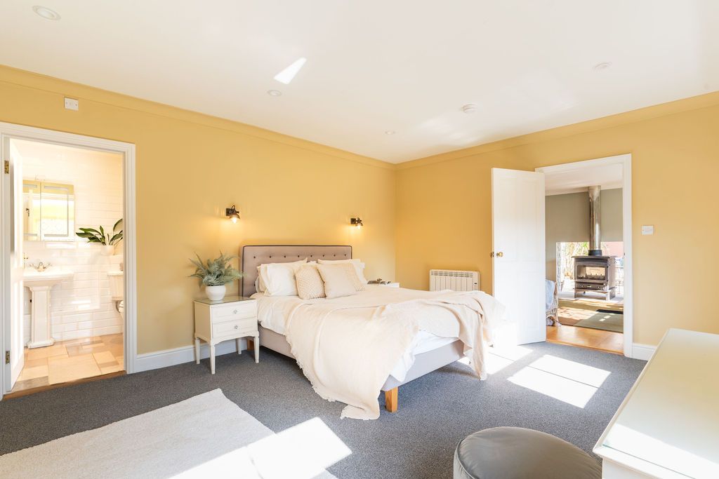 Bucknowle Lodge image