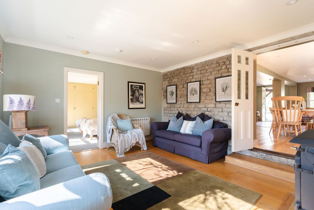 Bucknowle Lodge image