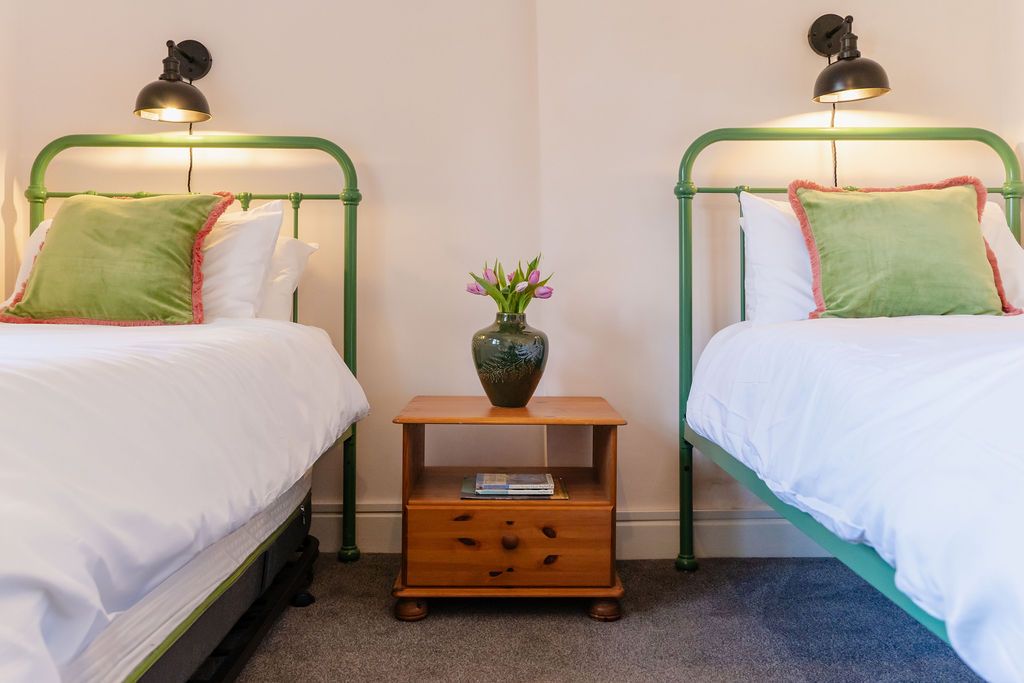 Bucknowle Lodge image