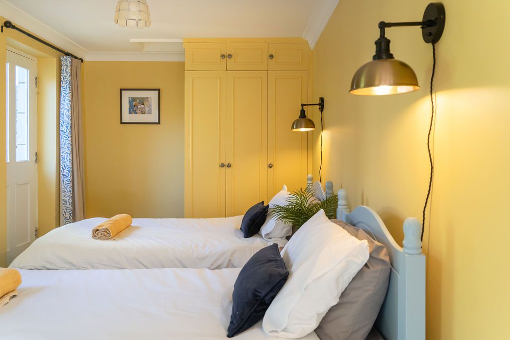 Bucknowle Lodge image