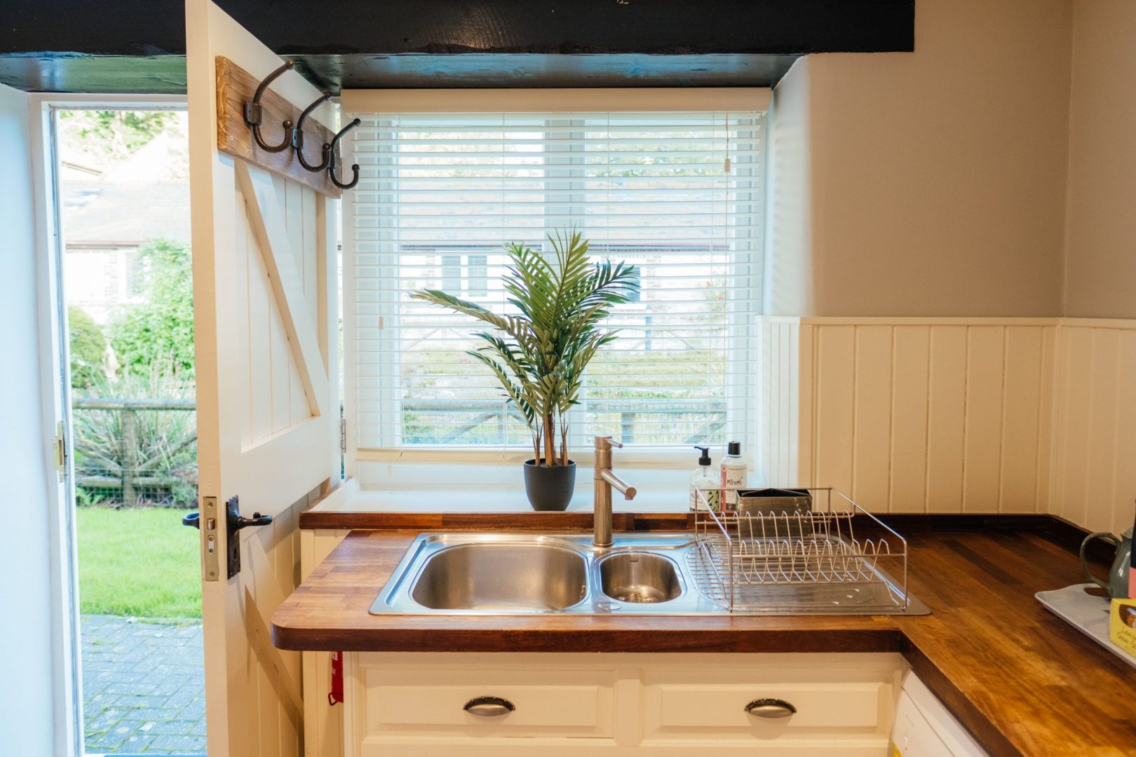 Wisteria Cottage image