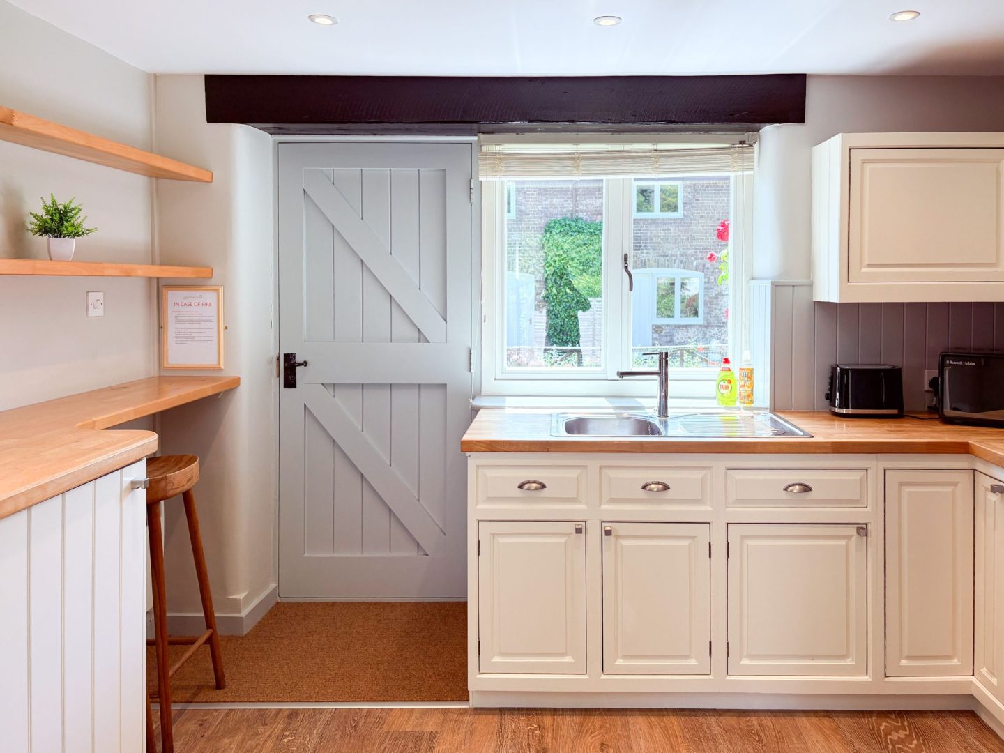 Primrose Cottage image