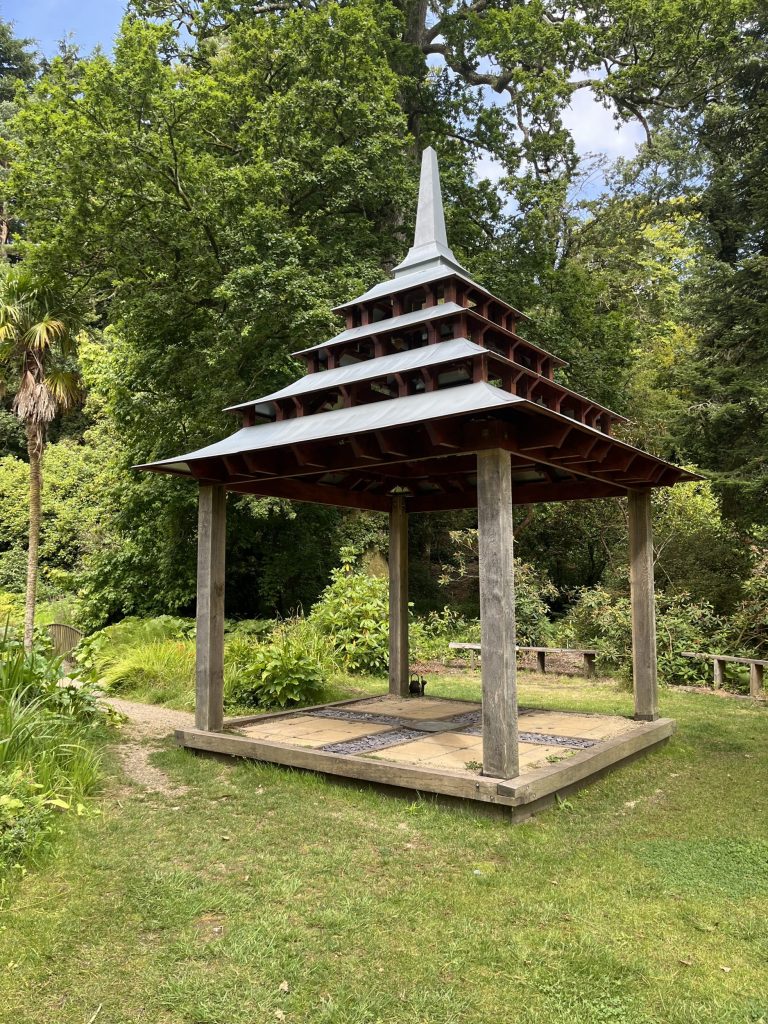 pergola in minterne gardens