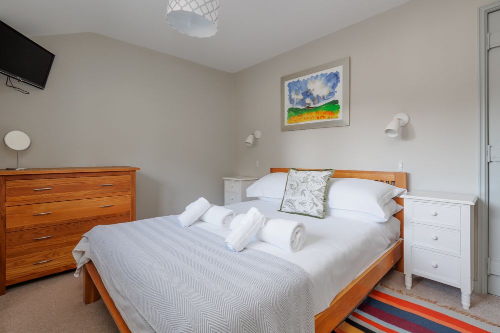 Wisteria Cottage image