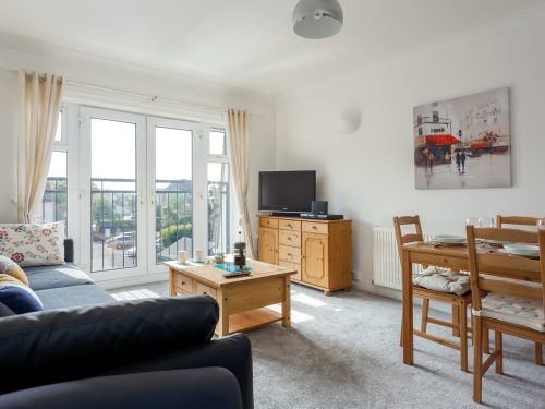 Piona Flat 12 The Gables Ph9 Web