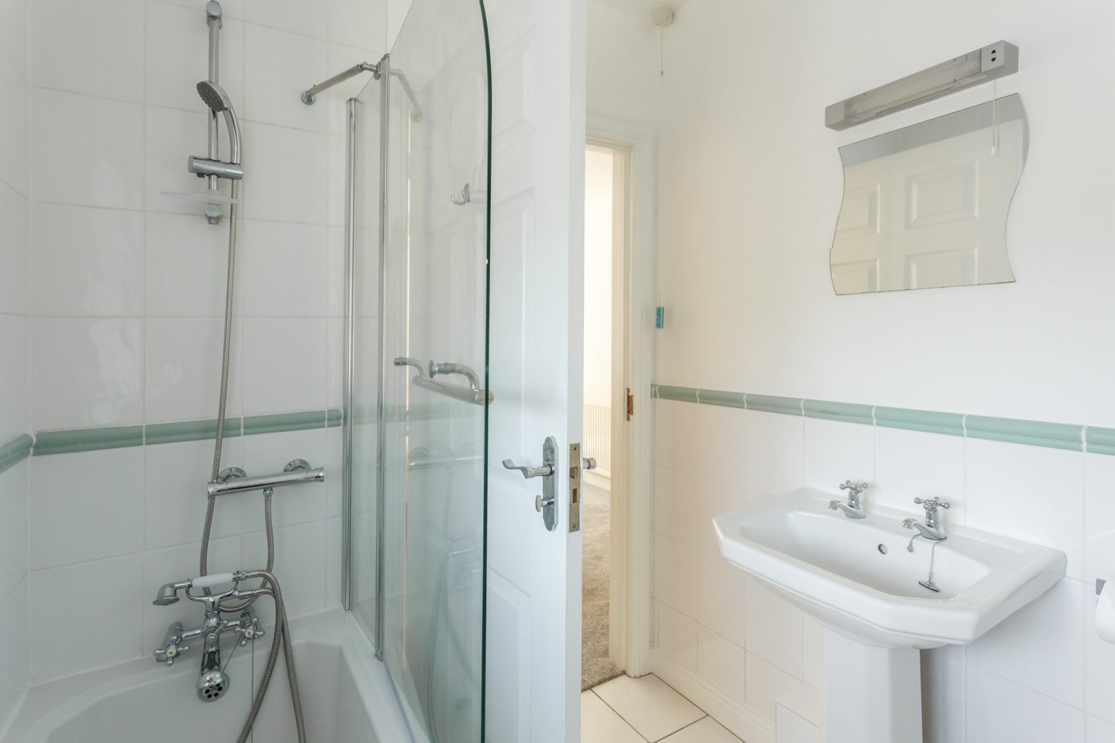 Piona Flat 12 The Gables Ph13 Web