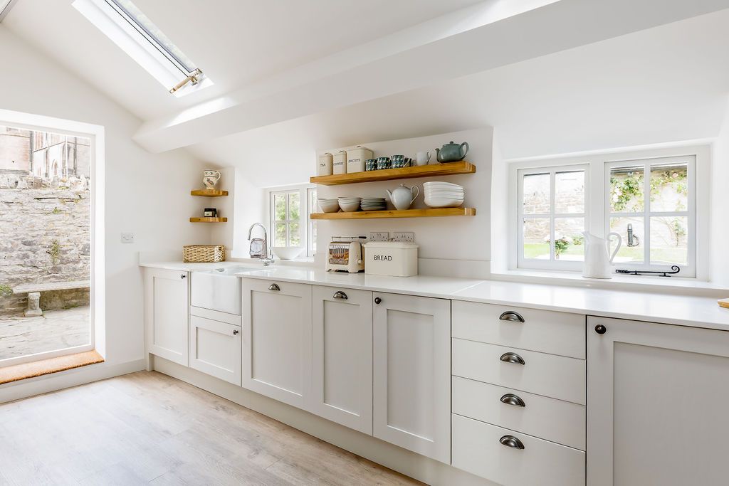 Honeysuckle Cottage image