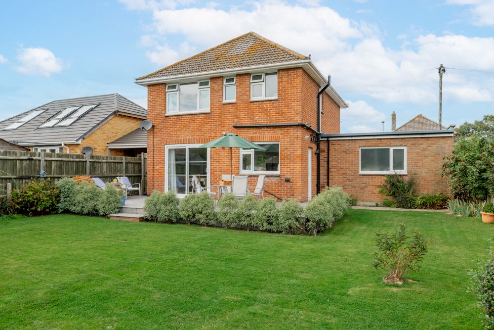 enclosed garden at family holiday home in weymouth