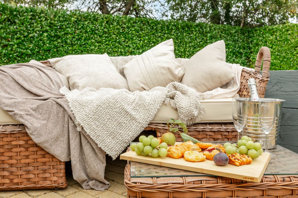 eat outside at cherry lodge