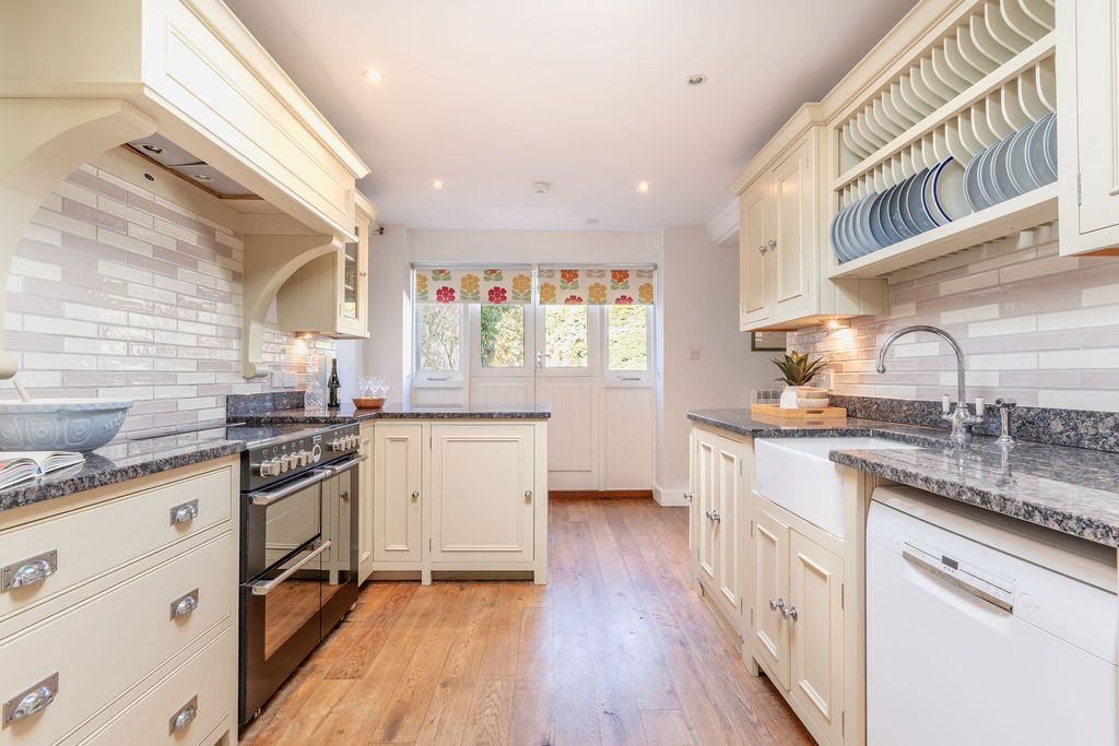 Bucknowle Lodge image