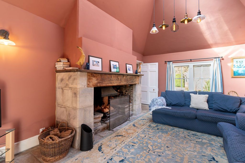 Bucknowle Lodge image