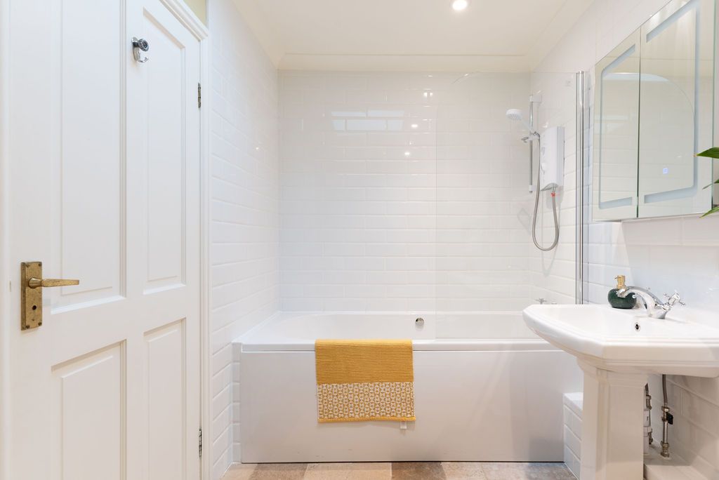 Bucknowle Lodge image