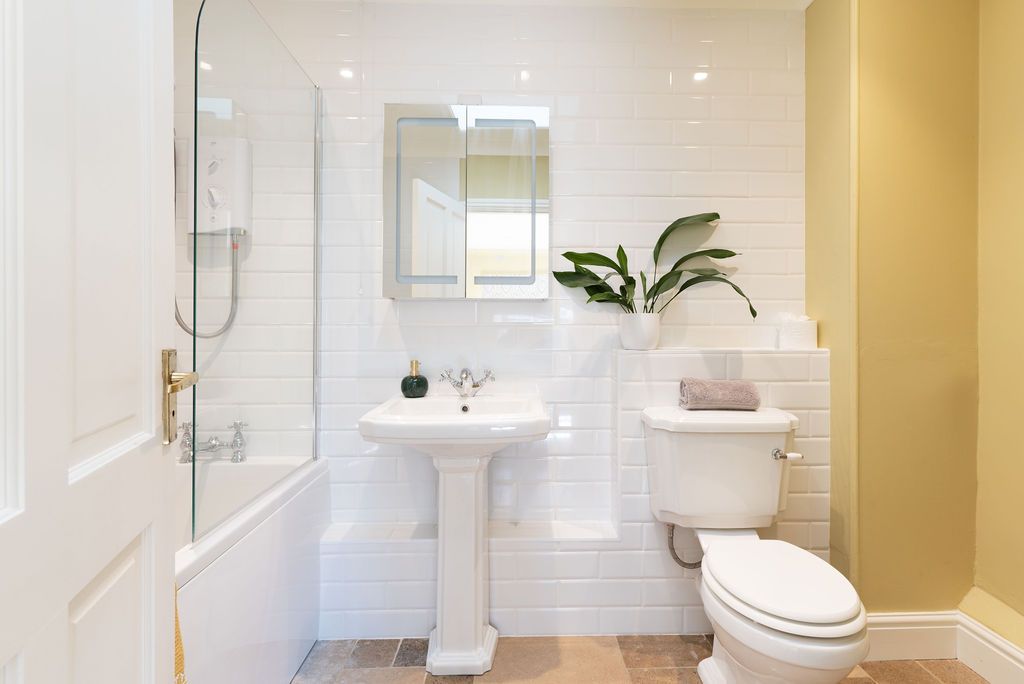 Bucknowle Lodge image