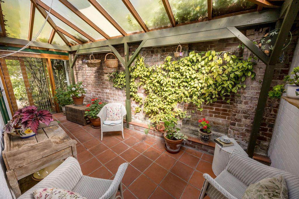 Old Orchard House image