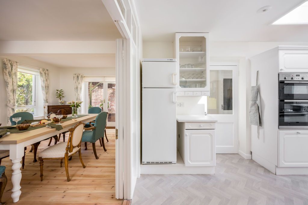 Old Orchard House image